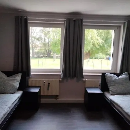 Apartment 5 Bett Monteurwohnung In Gloethe, Stassfurt