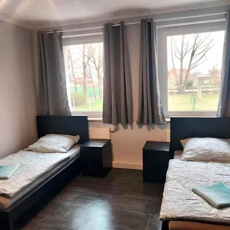5 Bett Monteurwohnung In Gloethe,
