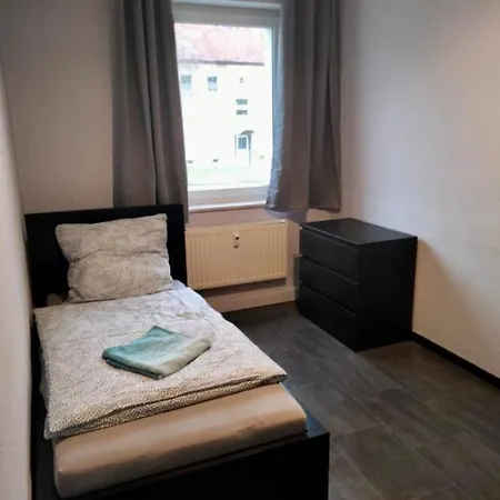 5 Bett Monteurwohnung In Gloethe, * Stassfurt